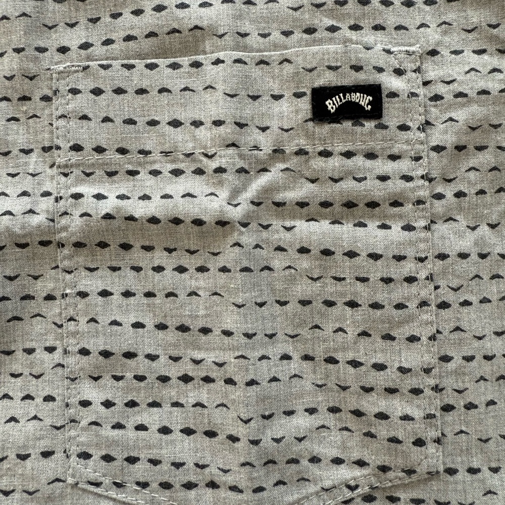 Billabong Men's Black and Gray Patterned Button Down Shirt - Picture 3 of 9